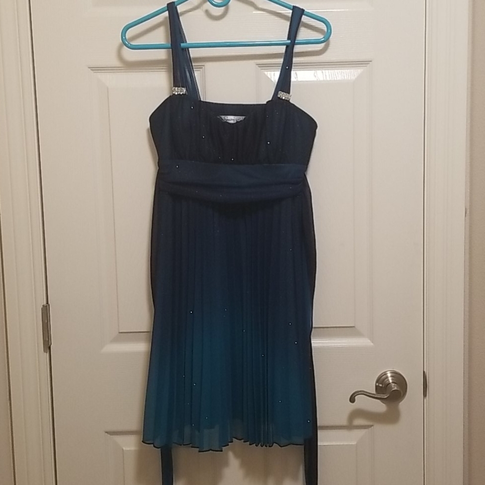 Blue short dress